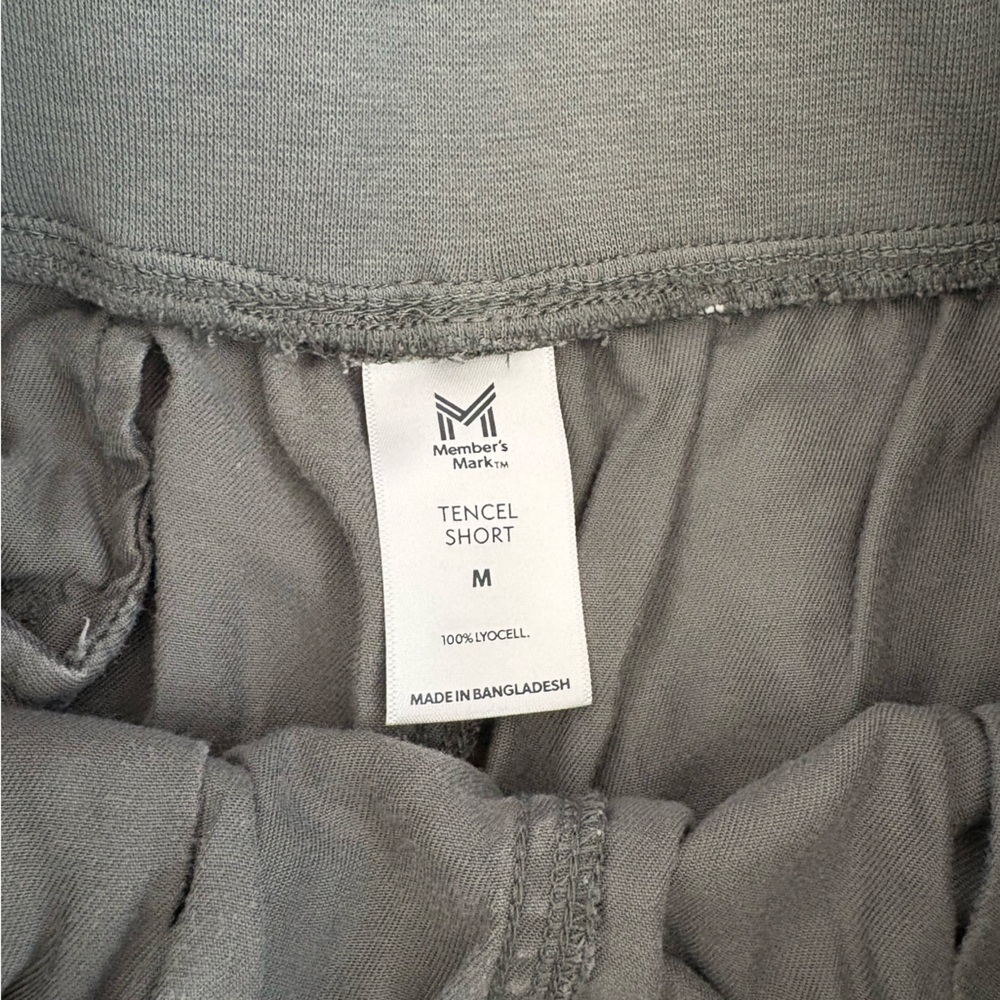 🆕 Olive Green Women's Tencel Shorts - Picture 2 of 3
